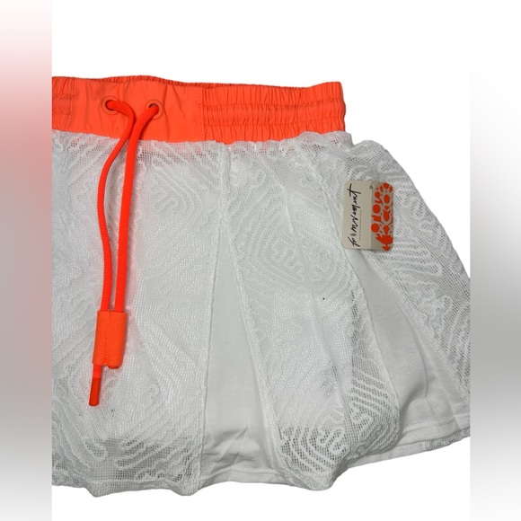 Free‎ People Movement NWT white Mesh Pleated Skort with bike shorts sz XS - Picture 2 of 4